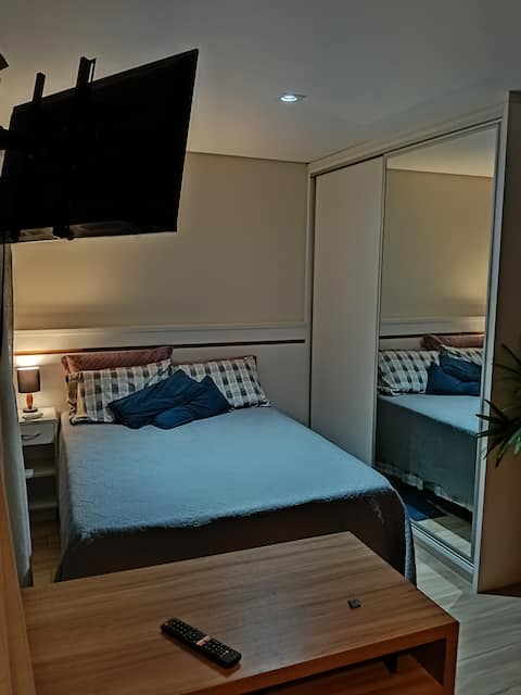 Top performing Airbnb: Studio central in Curitiba