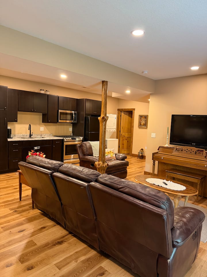 Cozy Cabin-style Walkout Suite Near Lake Red Rock - Elk Rock State Park, Knoxville