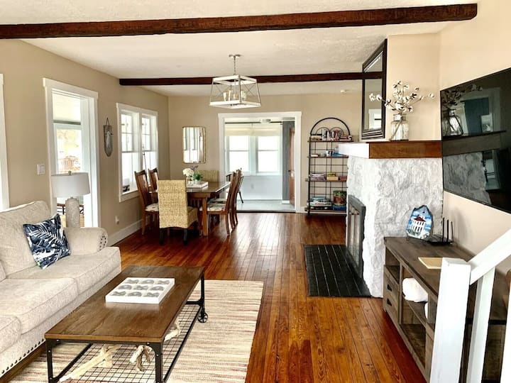 Gull Cottage - Great Views - Lake Erie Waterfront - Mentor, OH