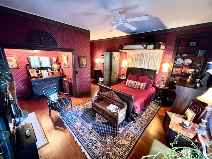 Brunswick Manor - Downing Suite - Brunswick, GA