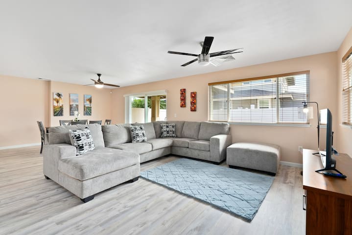 Modern Island Home - W/D, Workspace, A/C