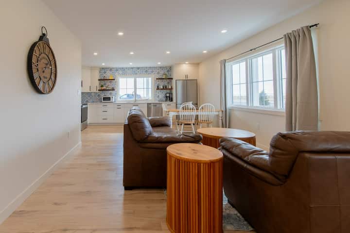 Spruce And Stone Guesthouse - Fort Macleod