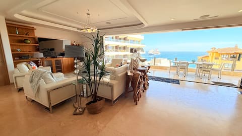 Top performing Airbnb: Luxury Penthouse in Médano Beach with private pool in Cabo San Lucas