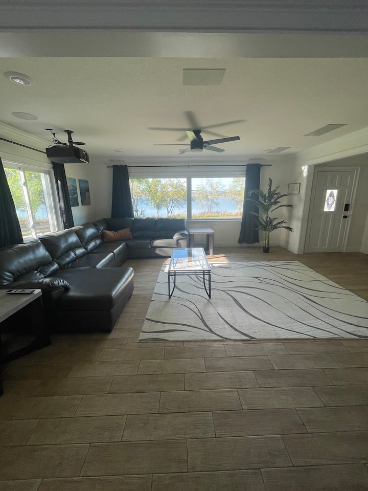 Lakefront Stay-pool-theater-2 Units-sleeps 15 - Lake Wales, FL