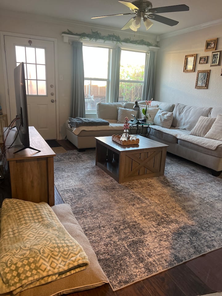 The Cozy Corner - Arlington, TX