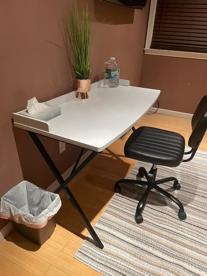 Chic & Serene NE Philly Stay l Desk + In-Unit W/D