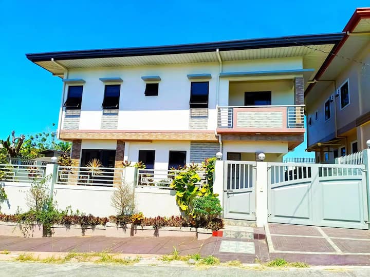 7br Transient Home @Mendez Tagaytay | 22 Guests - Alfonso