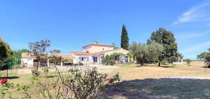 Mas Typique Provençal - La Tourache - Tarascon