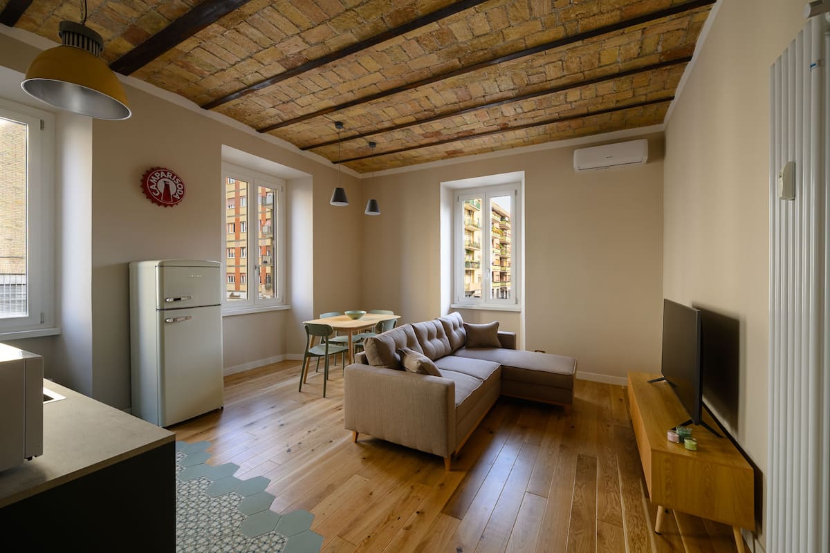 I sapori di Testaccio • Autentico loft romano per 4 persone — Salotto 8 | Roma