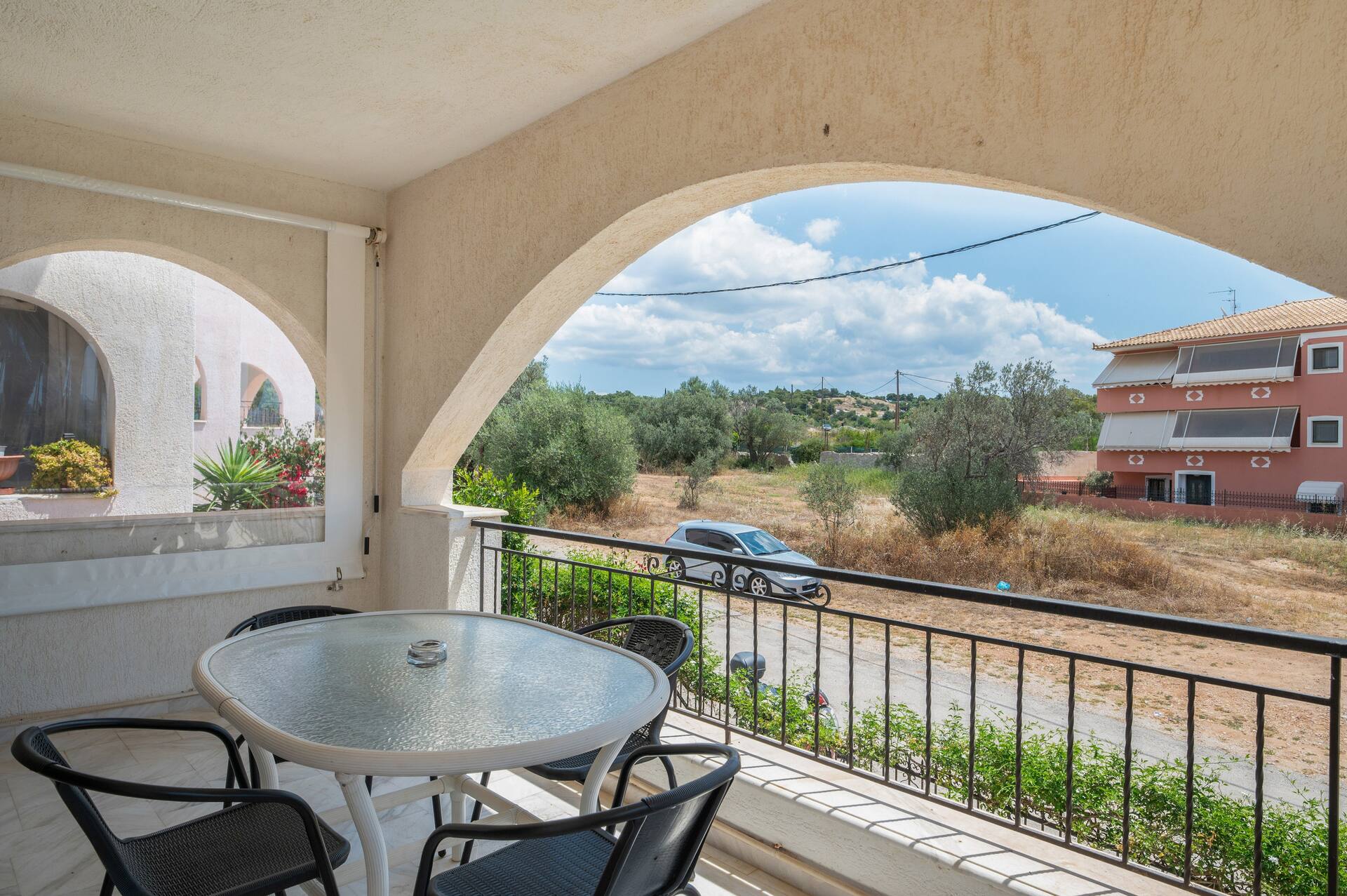 Kyma Arch House