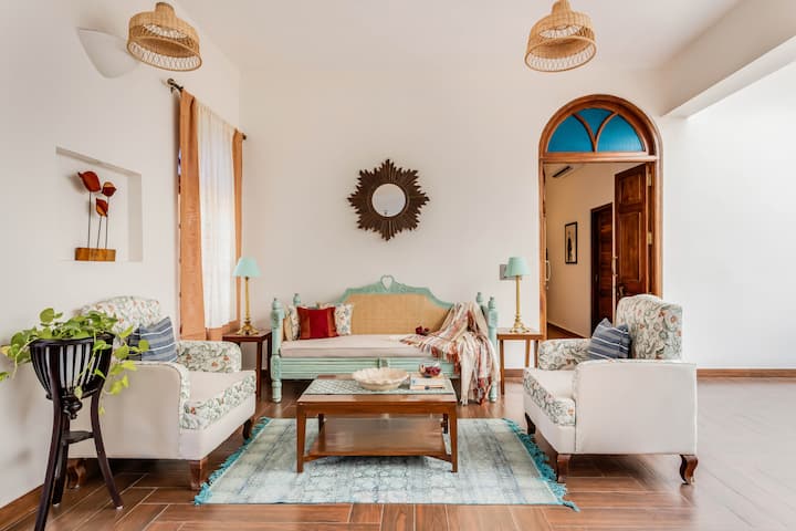Living room image 11