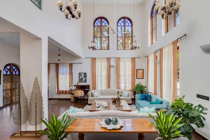 Living room image 3
