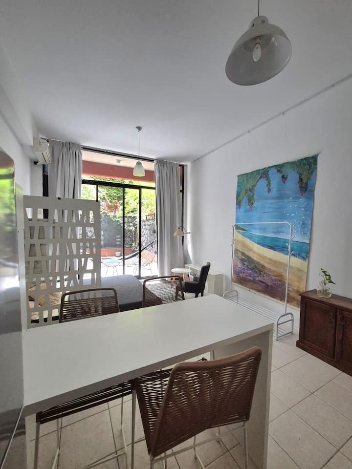 Квартира-студия 50 m² с патио и бассейном в Belgrano R