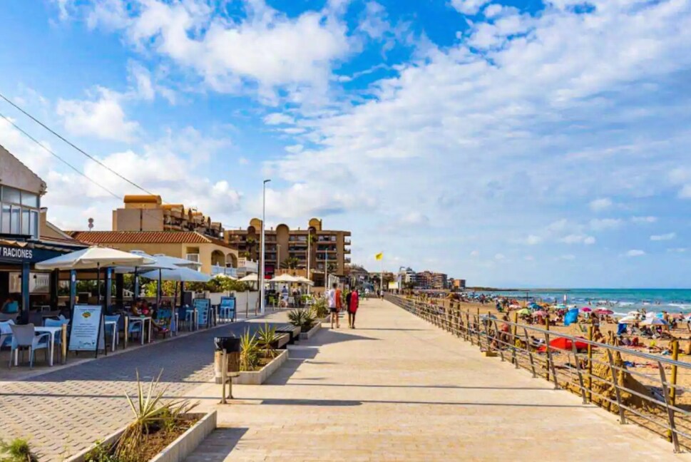Lagoon Studio w/ Glassed Terrace & Pool | 1.1 km to Beach