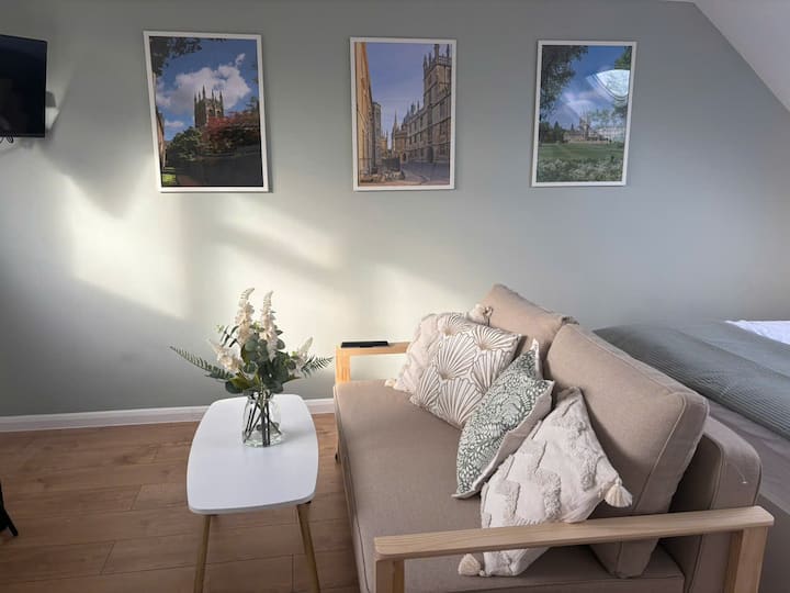 Central Oxford • Parking • Family Studio - Oxford