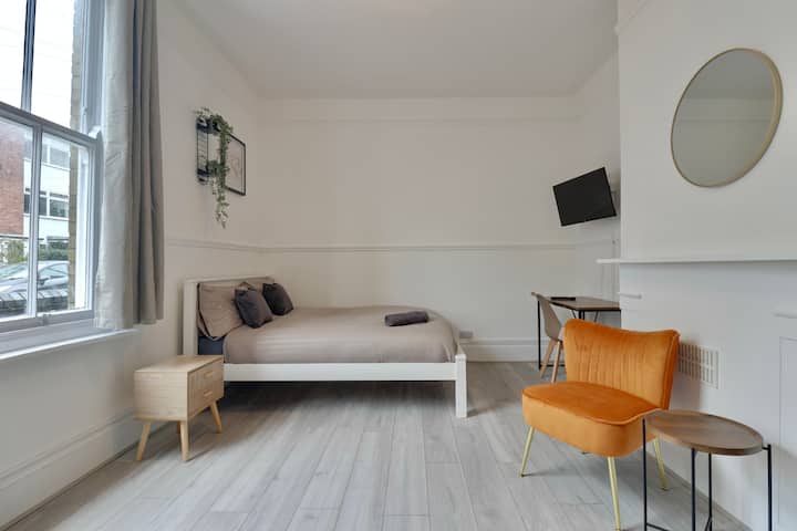 Southsea Shared Apartment Near The Beach - Wales