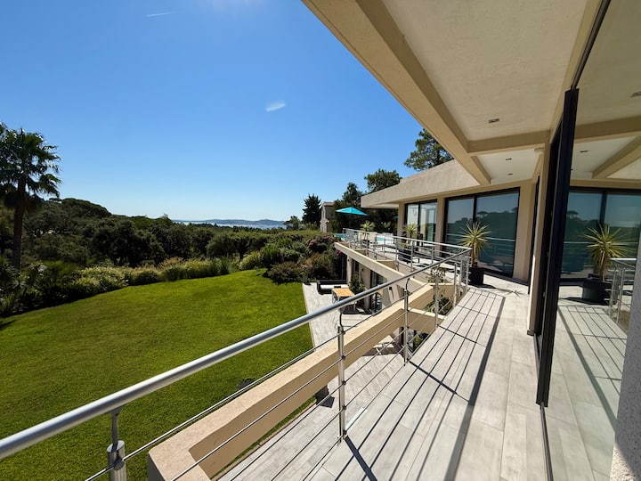 Grande Villa Moderne Au Cœur Du Golfe De St Tropez - Grimaud