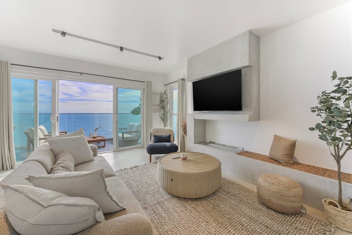 Modern Malibu Beach House W/ Panoramic Ocean Views - Malibu