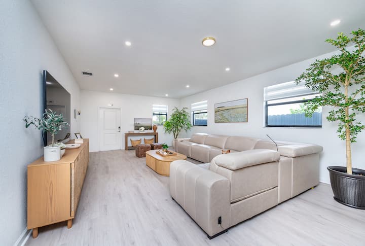 Wanderlust Villa /Saltwater Heated Pool/pet/bbq - Cutler Bay, FL