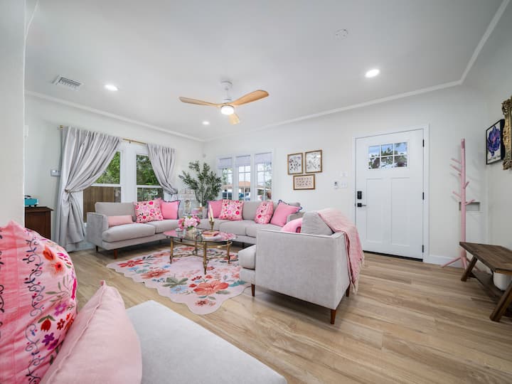 The Petunia
Centrally Located In El Centro - El Centro, CA