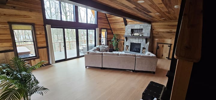 Sitting Rock A-frame - Hottub - Barbecue Grill - Honey Brook, PA