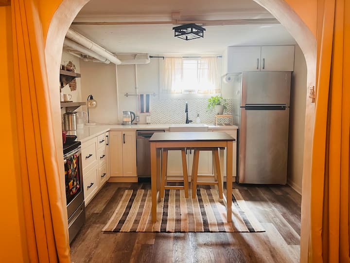 Cozy Cave In Cap Hill - Denver, CO