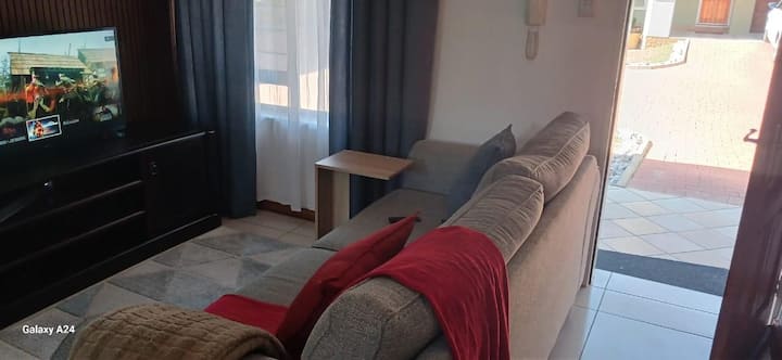 2 Bedroom Luxury Apartment 
A Home Away From Home - Secunda