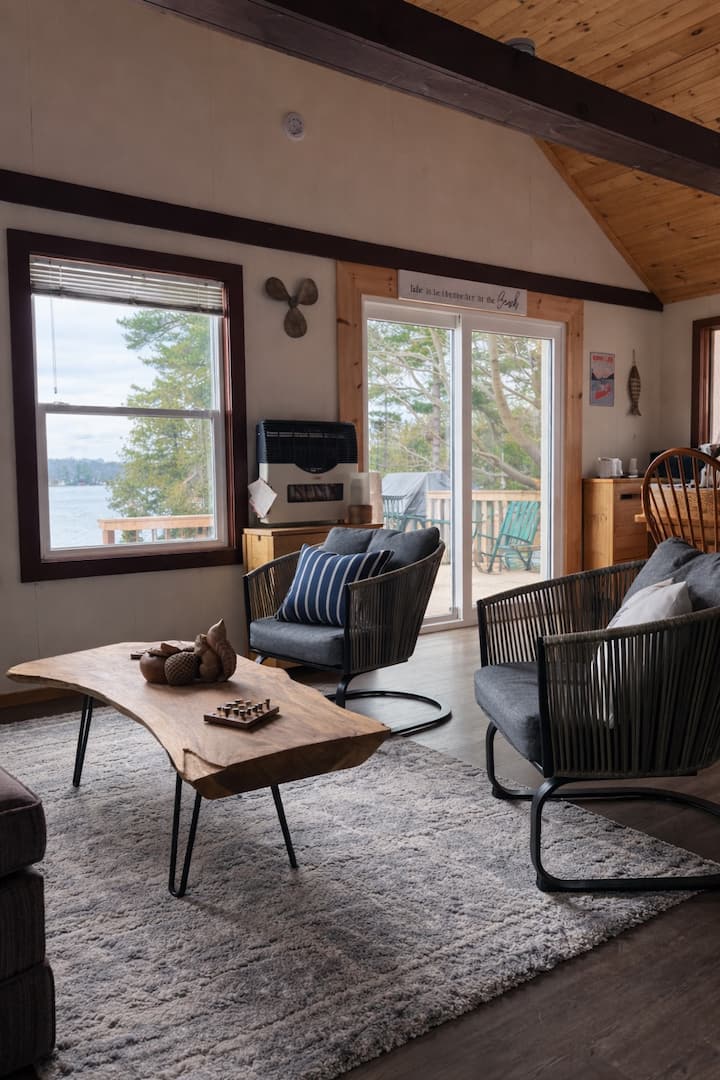 Bay + Beach Cottage | Private Sand Beach - 킹스톤