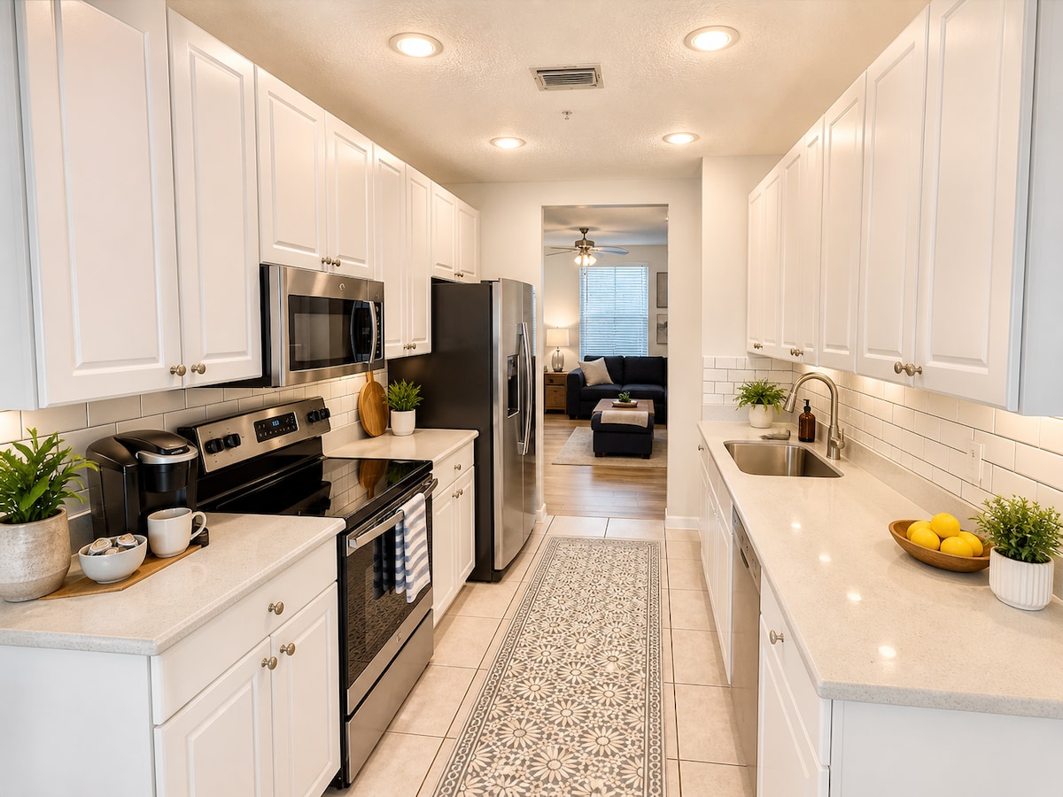 Full kitchen image 1