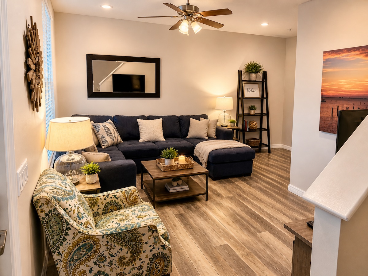 Living room image 3