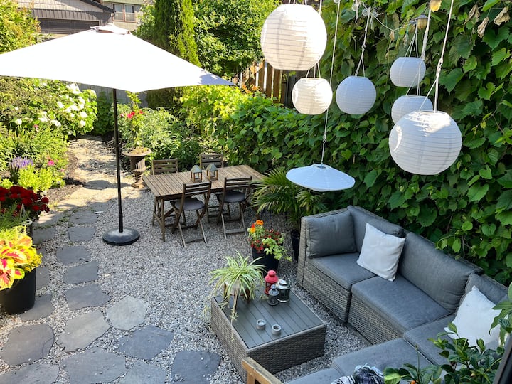 Trendy Roncesvalles Village Toronto - Toronto