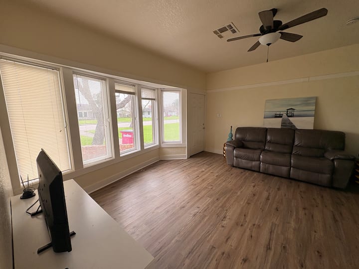 Daysprin6 Apartment - Freeport, TX