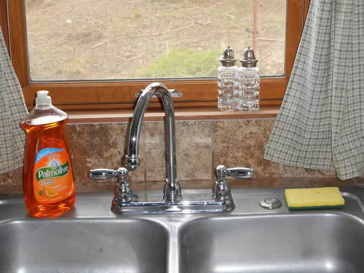 Relaxing Country Retreat With Private Bath House - Washougal, WA