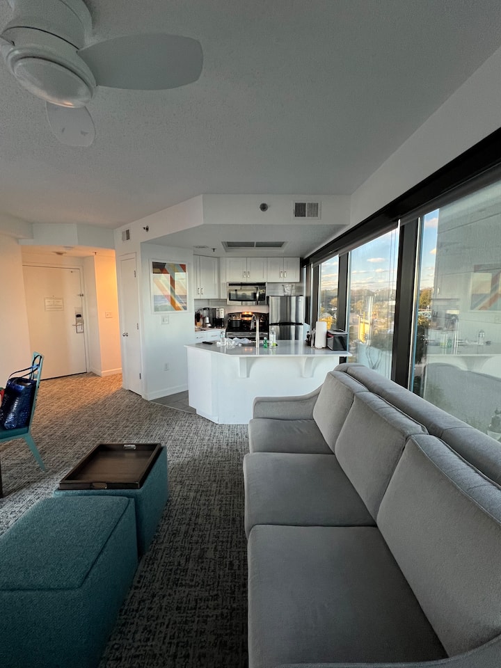 Deluxe Oceanfront Suite - Myrtle Beach, SC