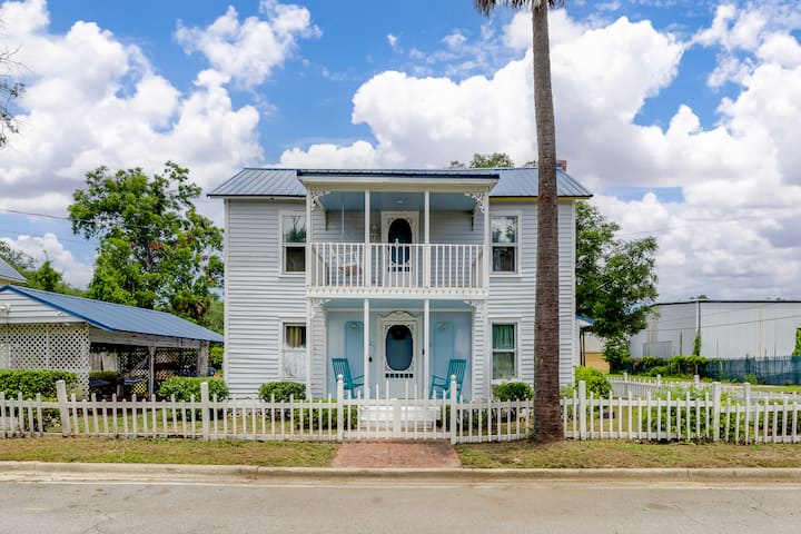 2 Houses, 20 Mins To Beach - Sleeps 16 - Brunswick, GA