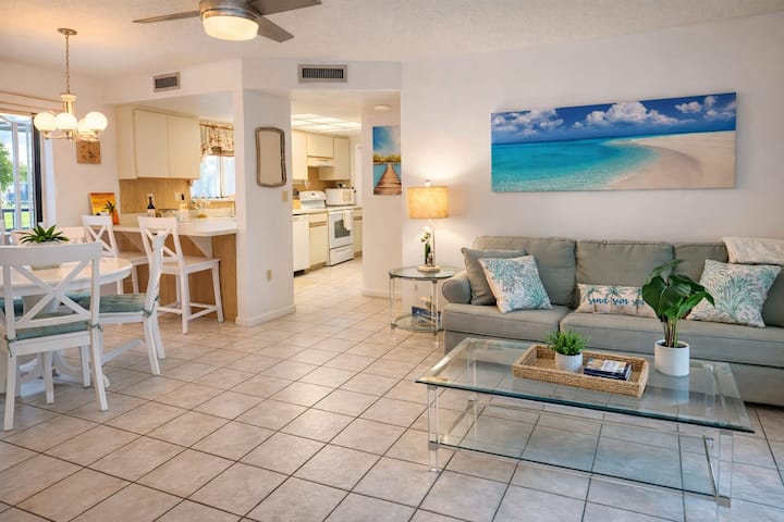 Beachfront Gulf Condo | Englewood Beach| Pool - Manasota Key, FL