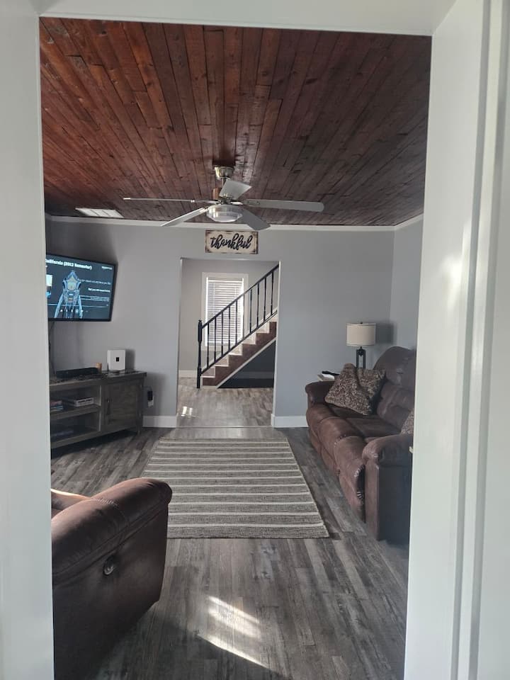 Snuggle Up In The Shack. Close To Ark Encounter. - Corinth, KY