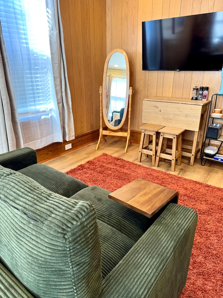 Boutique Rustic Studio | Private Kitchen And Bath! - North Bergen