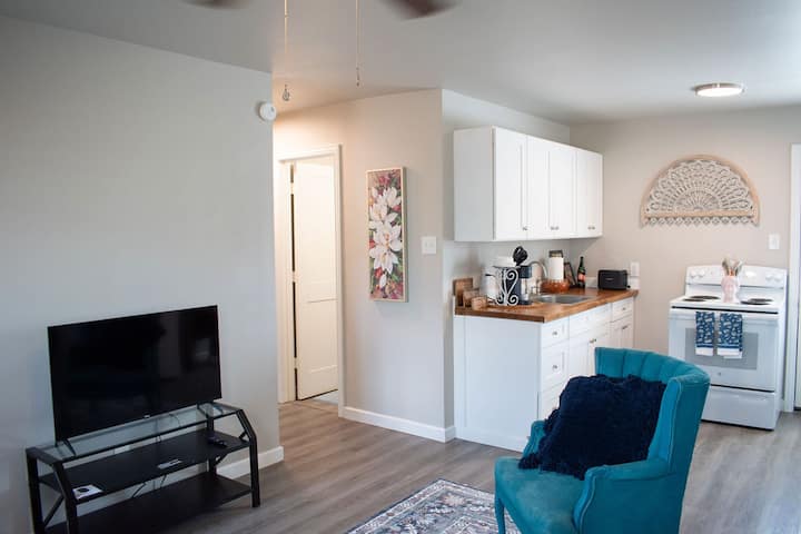 Simple & Cozy 2br | Central | 2 Qn | Crew Friendly - 阿比林