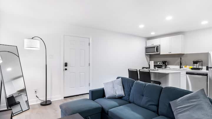 5 Min To Love Field• Modern + Comfy Studio - Dallas, TX