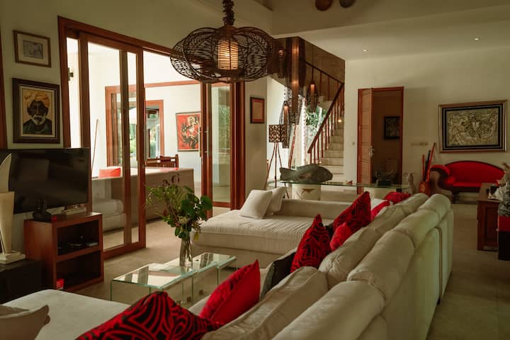 Villa Palmeira | Beachfront Luxury Near Lovina 8br - Bali