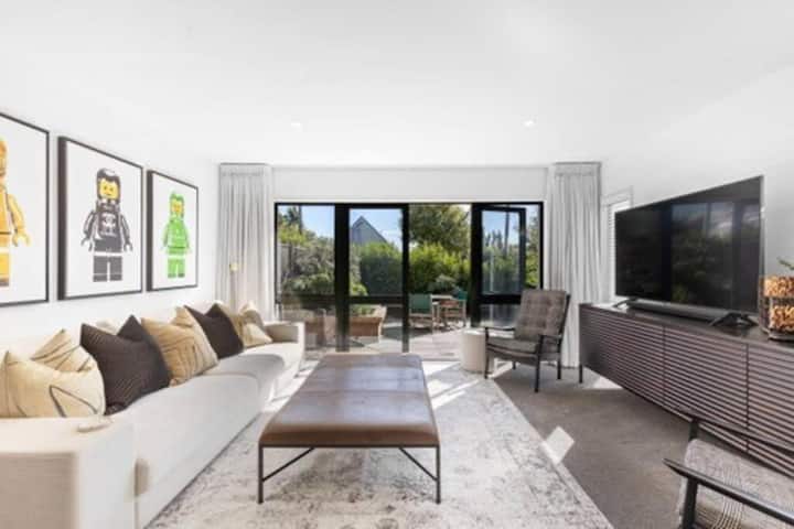 Plush Upmarket Close Hospital  2bdrm 2 Bthrm - ニュージーランド クライストチャーチ