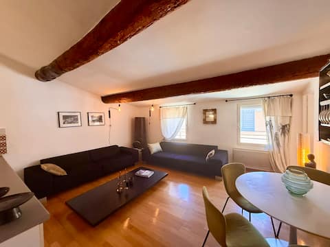 Popular Airbnb listing: Charming cozy haven under the rooftops in the heart of Old Aix in Aix En Provence
