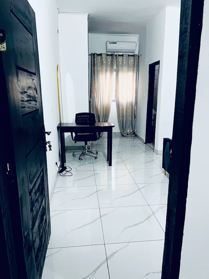 Modern 1 Bedroom Cozy Apartment Heart - Abidjan