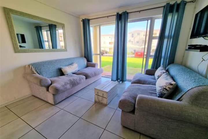 Family Getaway | Hermanus Beach Club Retreat - Hermanus