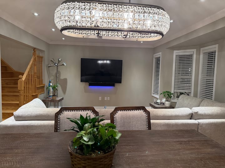 Beautiful Cozy Home In The Middle Of The City - Milton