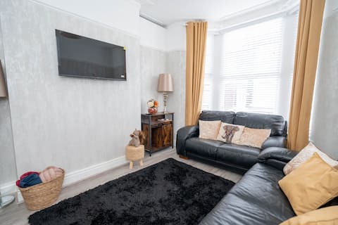 Successful Airbnb property: A night at Anfield in Anfield