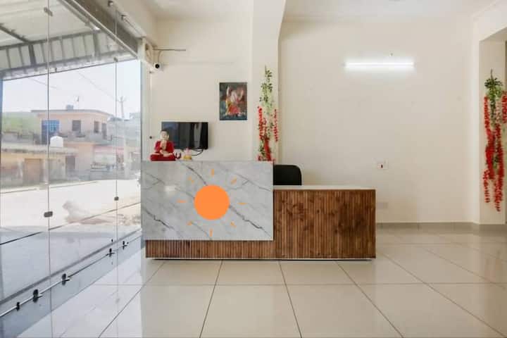 Budget-friendly Private Room With Wifi - 암발라