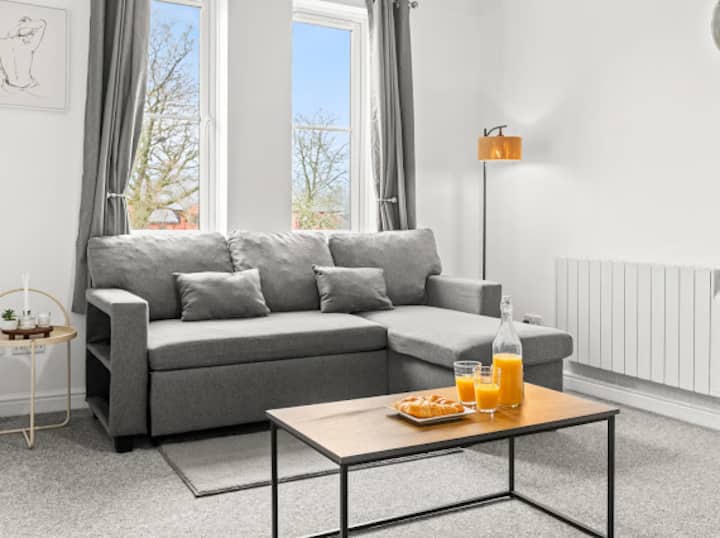 Near Christies/ Long Stay Perks /Zip Beds.sleeps 5 - Manchester