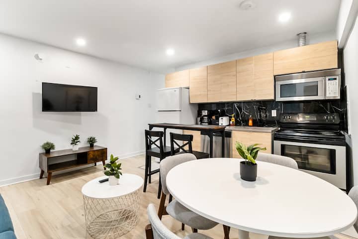 Modern Plateau Escape  3br  Sleeps 6 - Montreal